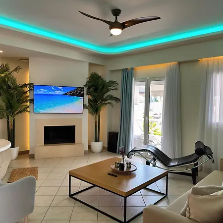 2 Bedroom Family Suite With Jacuzzi - 1 Minute Walk From The Beach