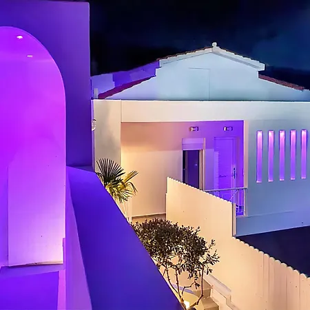 Etherial With Mountain View Fireplace & Indoor Jetted Tub Apartment *