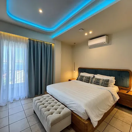 2 Bedroom Family Suite With Jacuzzi - 1 Minute Walk From The Beach *